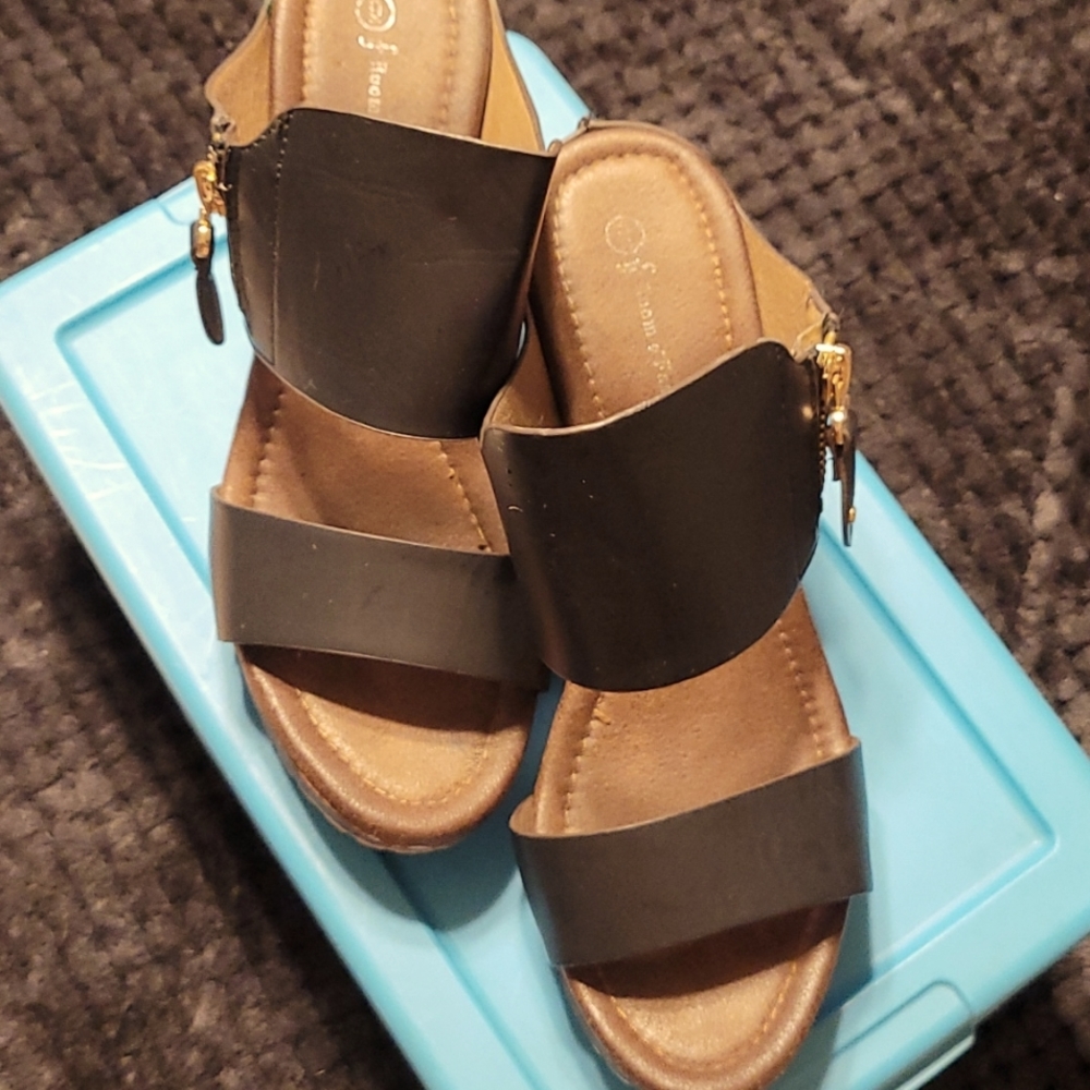 If size 9 black 2 inch heel